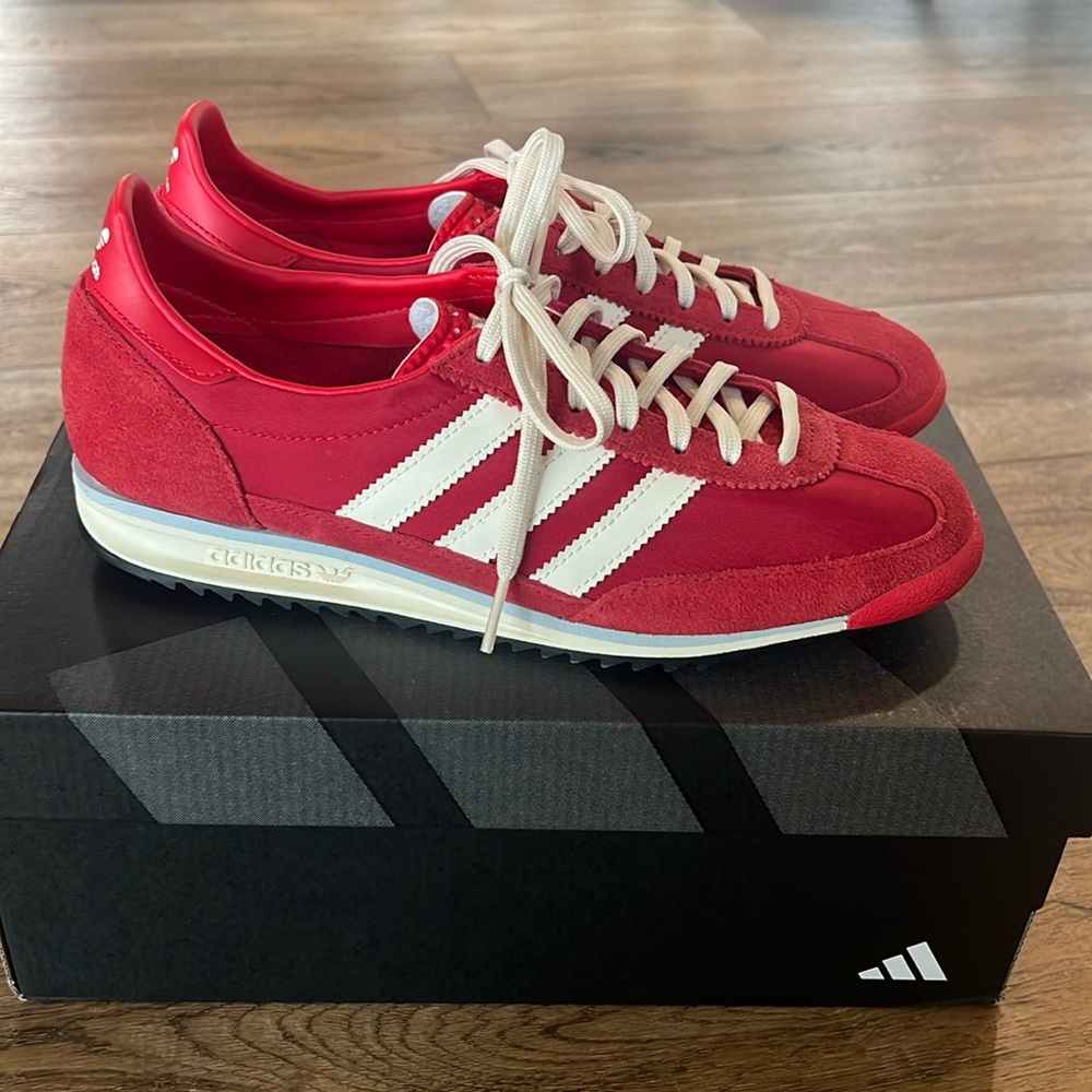 adidas Originals SL 72 - Women's
Color: White/Maroon
Size: 7.0
Quantity: 1